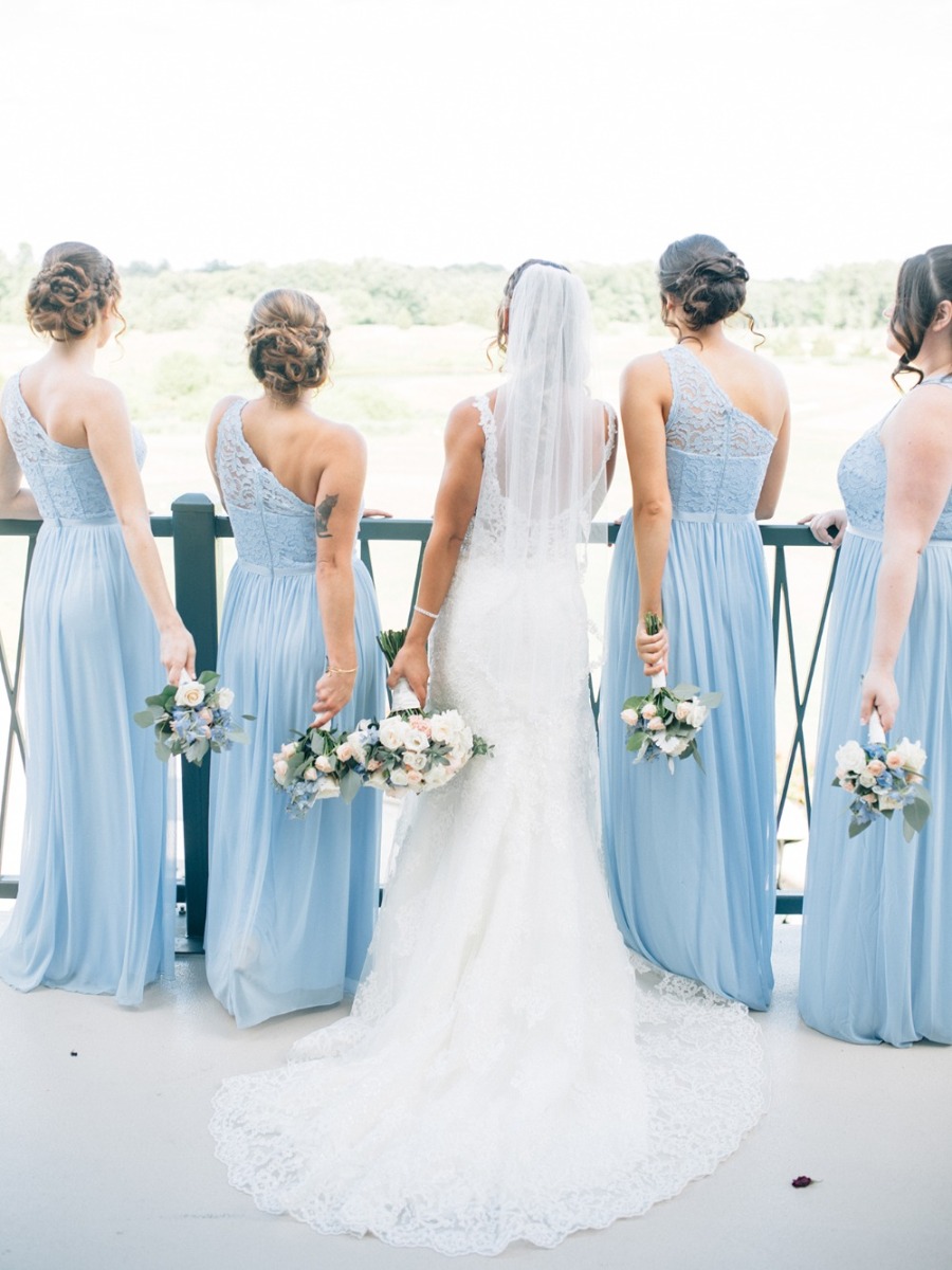 How To Have A Classic Summer Wedding In Ice Blue