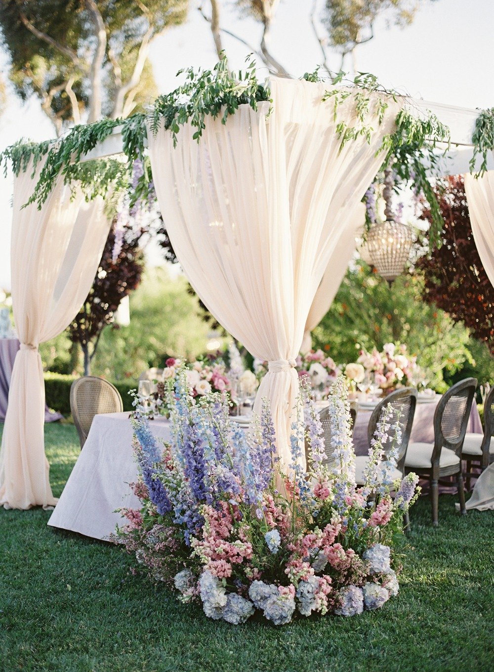 romantic floral decor for your garden party wedding