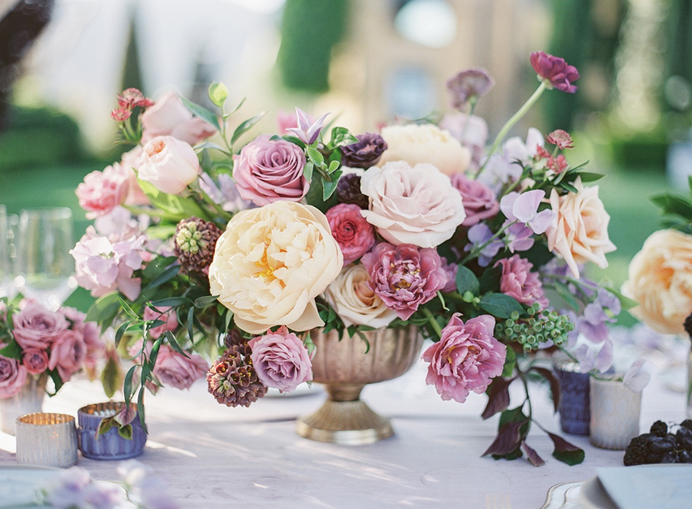 blush and pink floral centerpiece