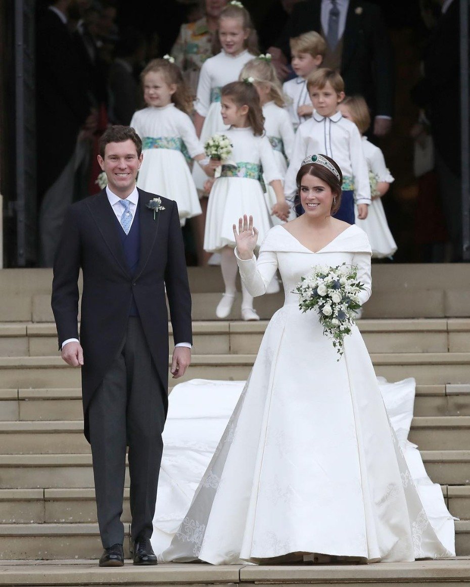Princess Eugenie Just Married Outside of Windsor Castle