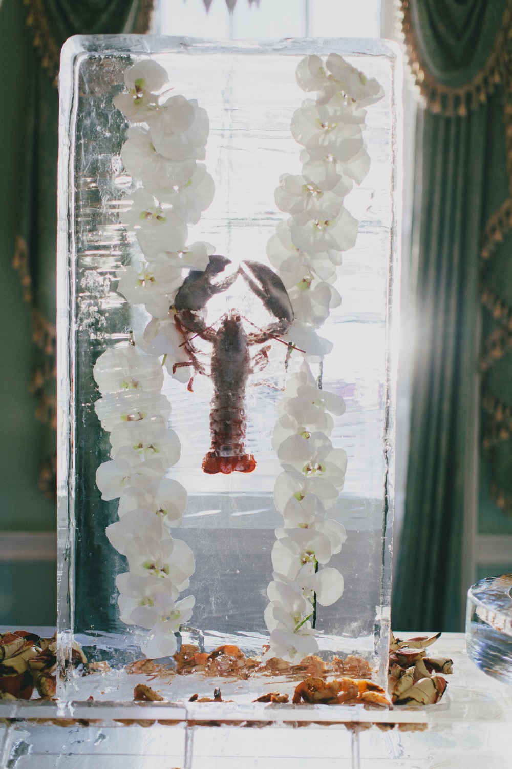 wedding lobster and ice sculpture