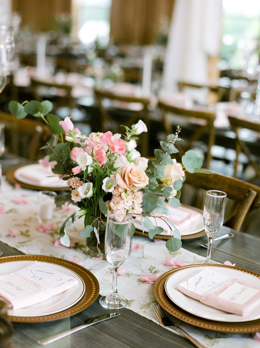 grey gold and pink wedding table decor