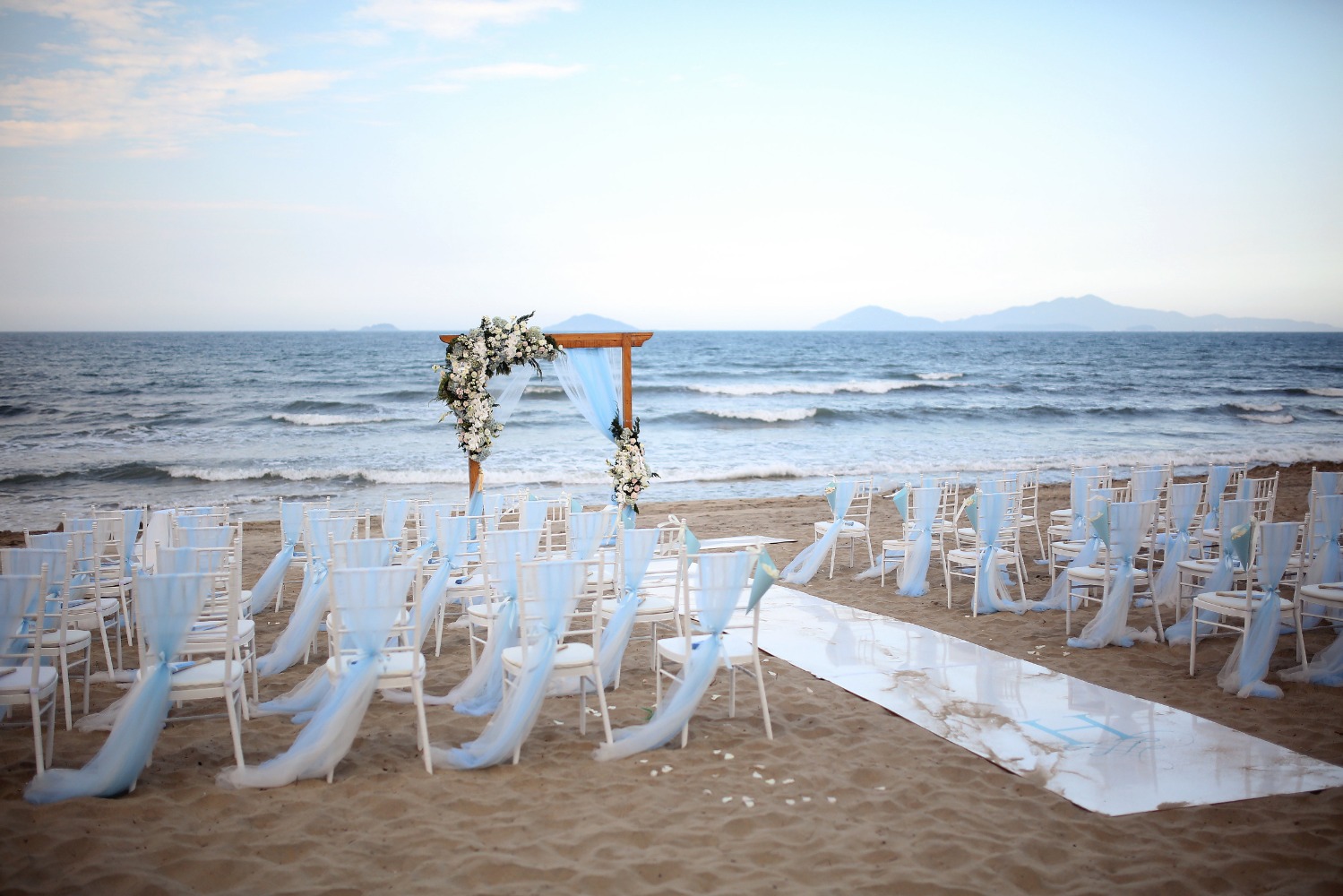 blue and white beach wedding