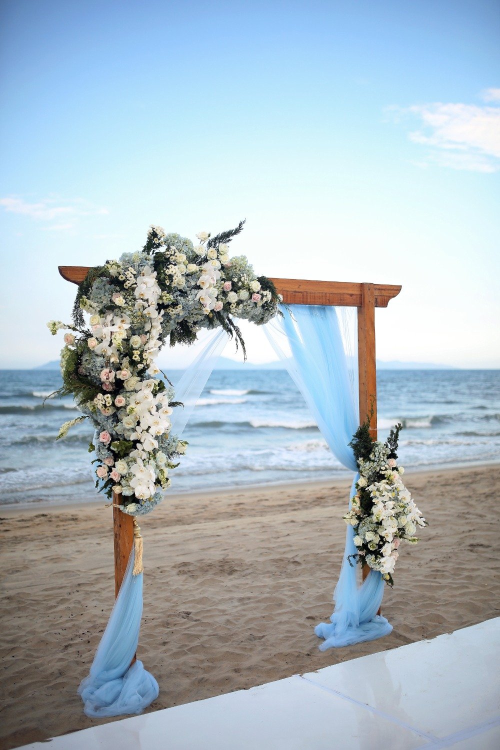 blue beach wedding backdrop arch