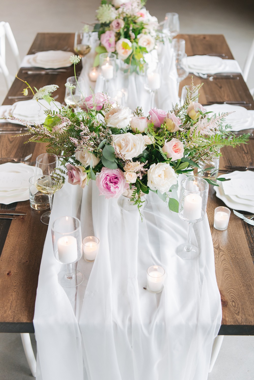 simple and romantic wedding table idea