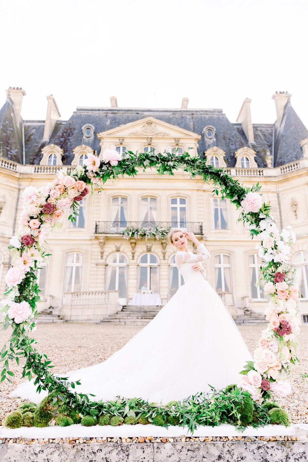romantic giant floral wreath wedding decor