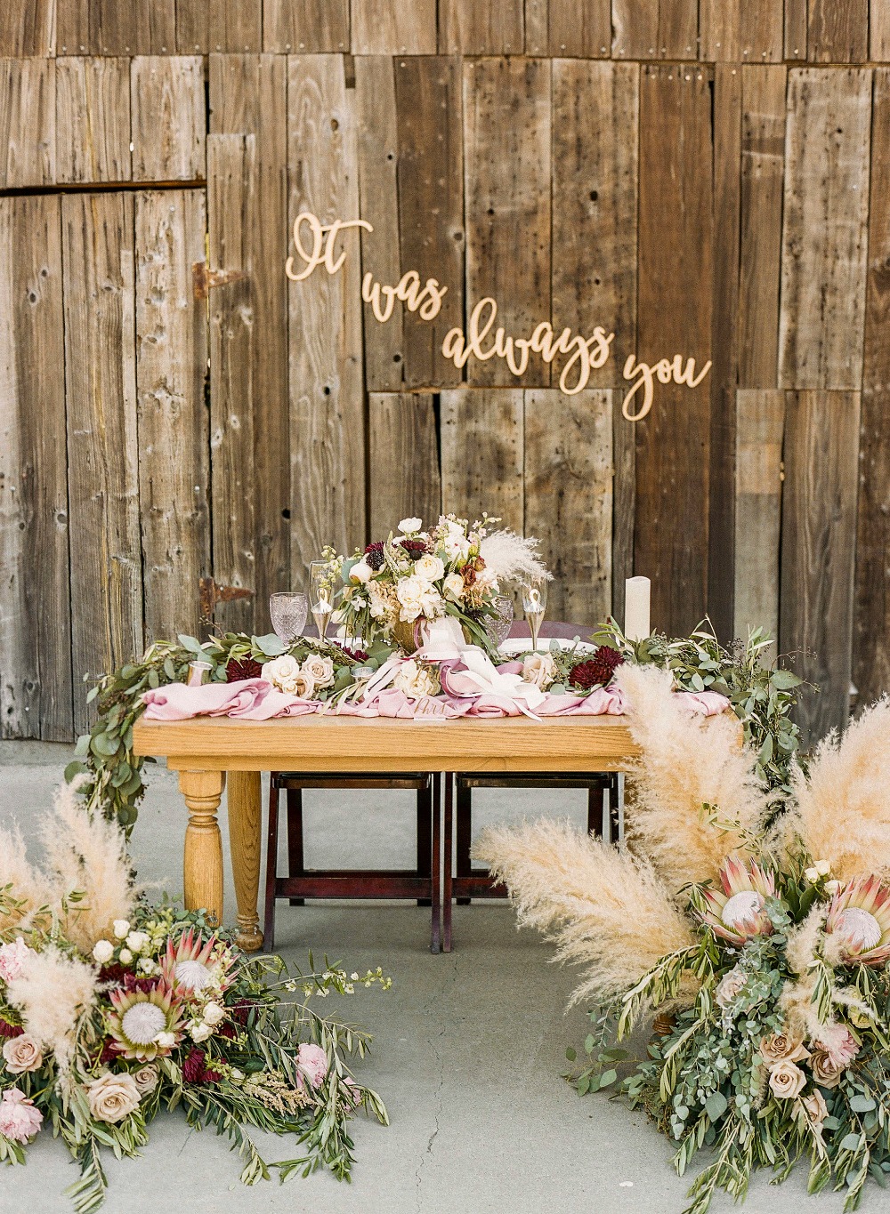 romantic pink and gold rustic chic sweetheart table
