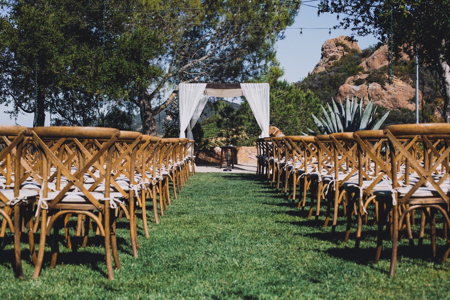 simple and chic outdoor wedding ceremony