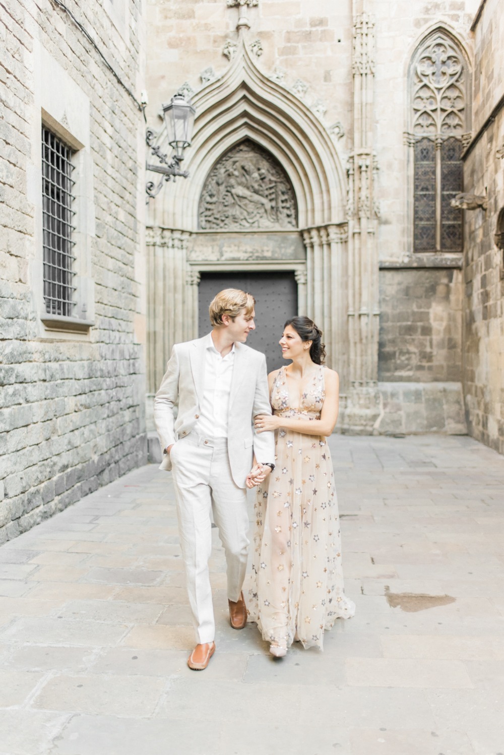 how to have an engagement shoot in Barcelona