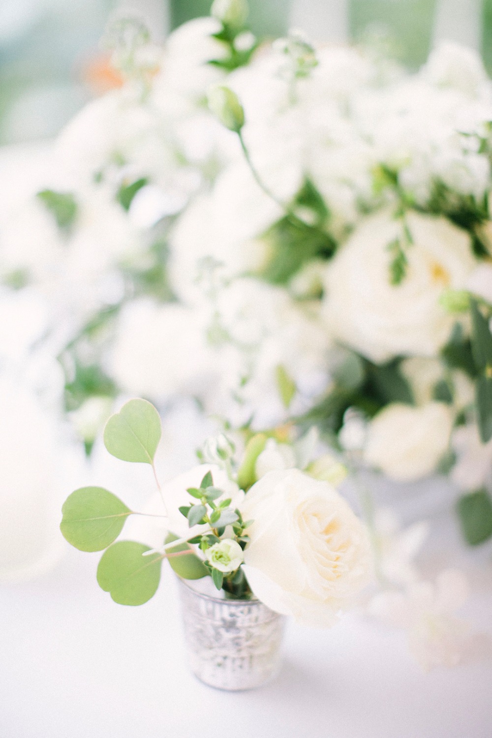 white and greenery wedding floral decor