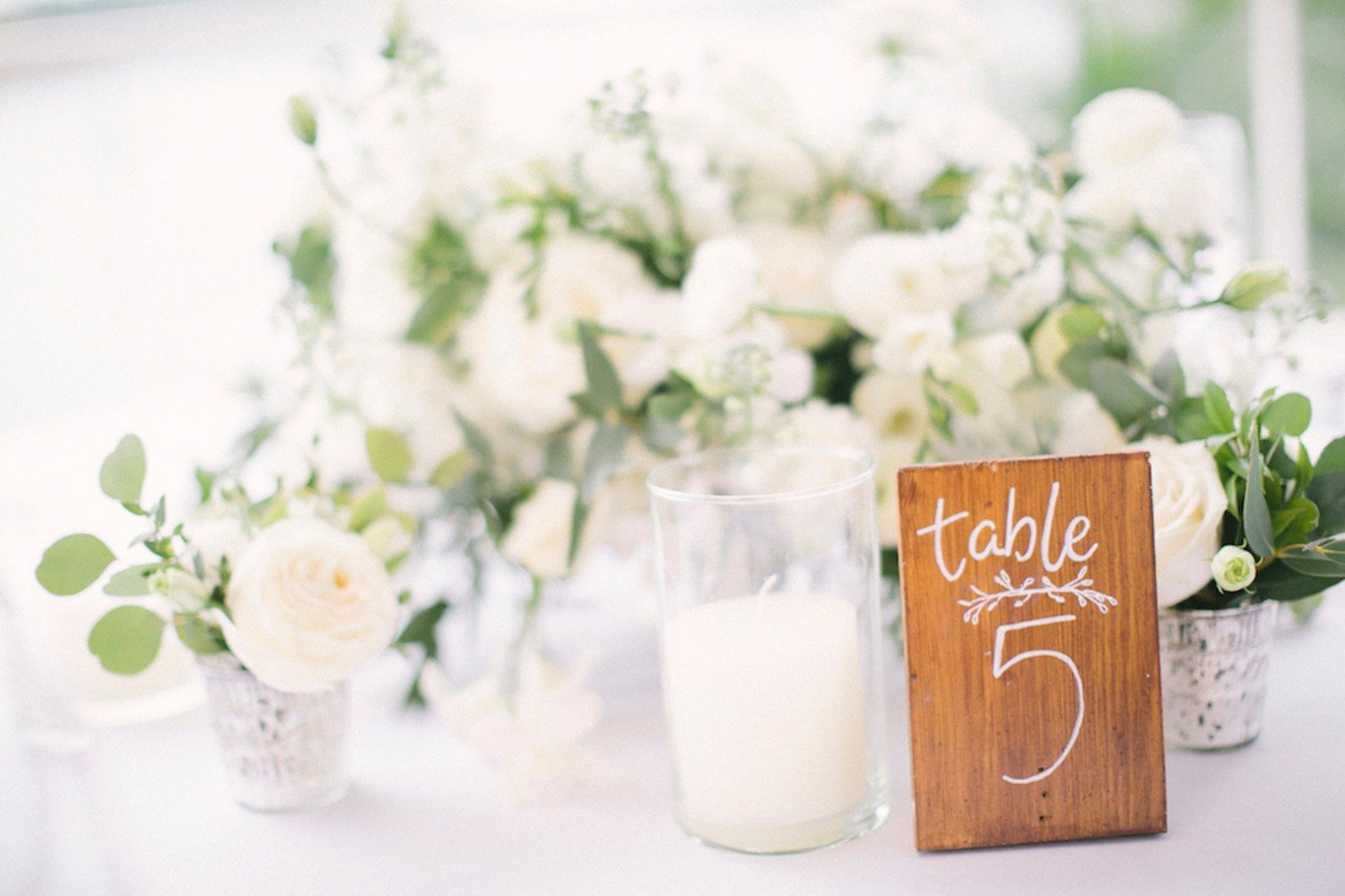 wedding table decor in fresh white