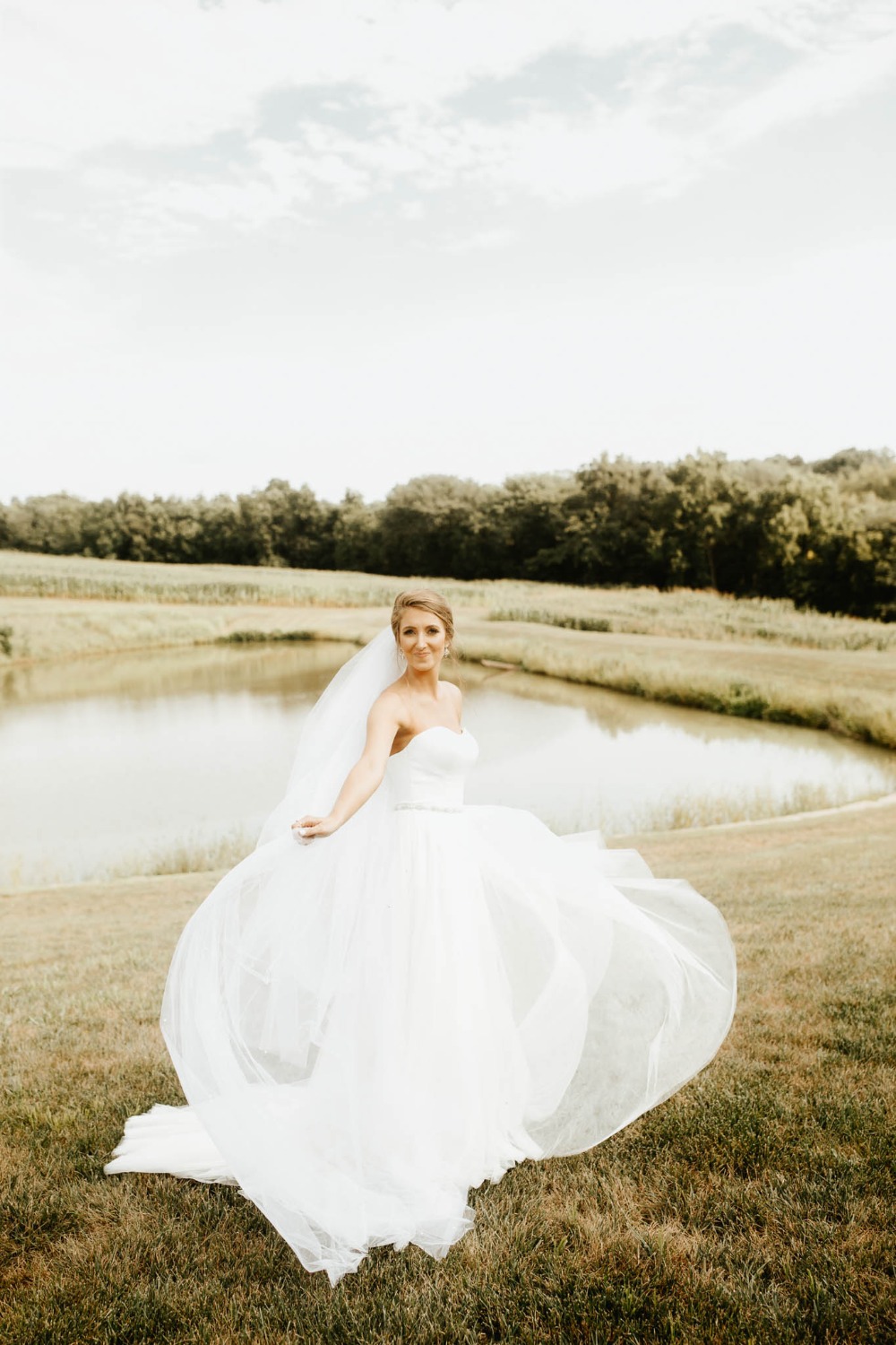 elegant bridal photo idea