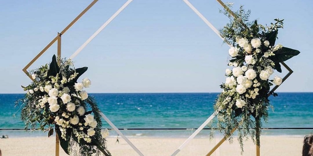 15 Wedding Ceremony Backdrops That Get All The Likes