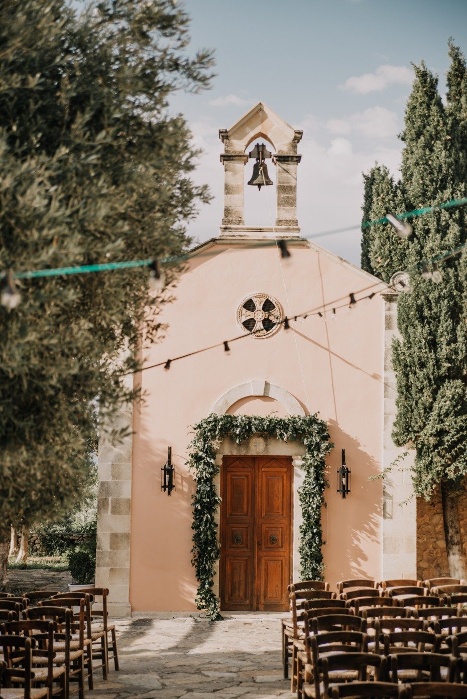 Chapel wedding in Crete