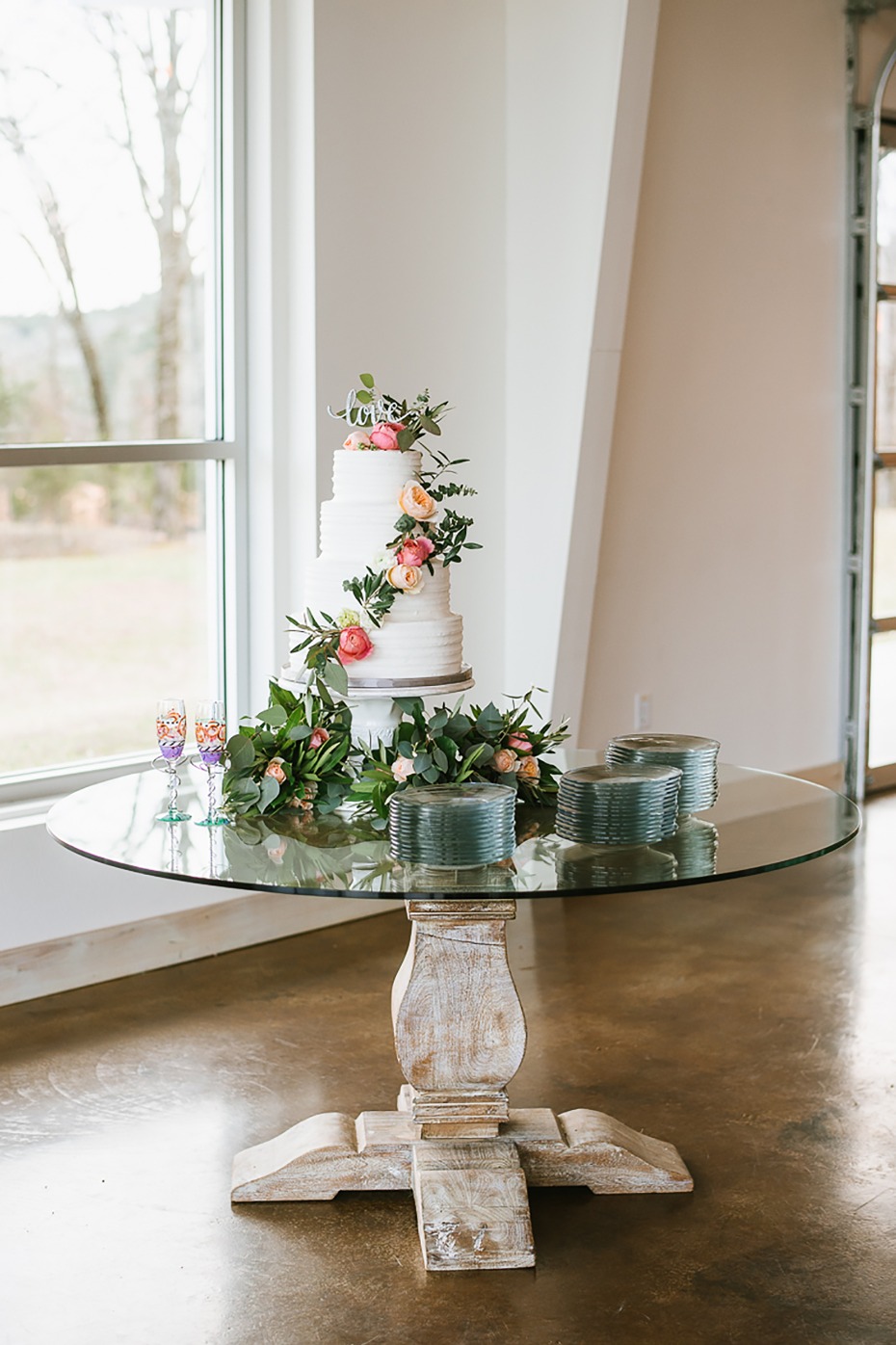 Elegant cake table