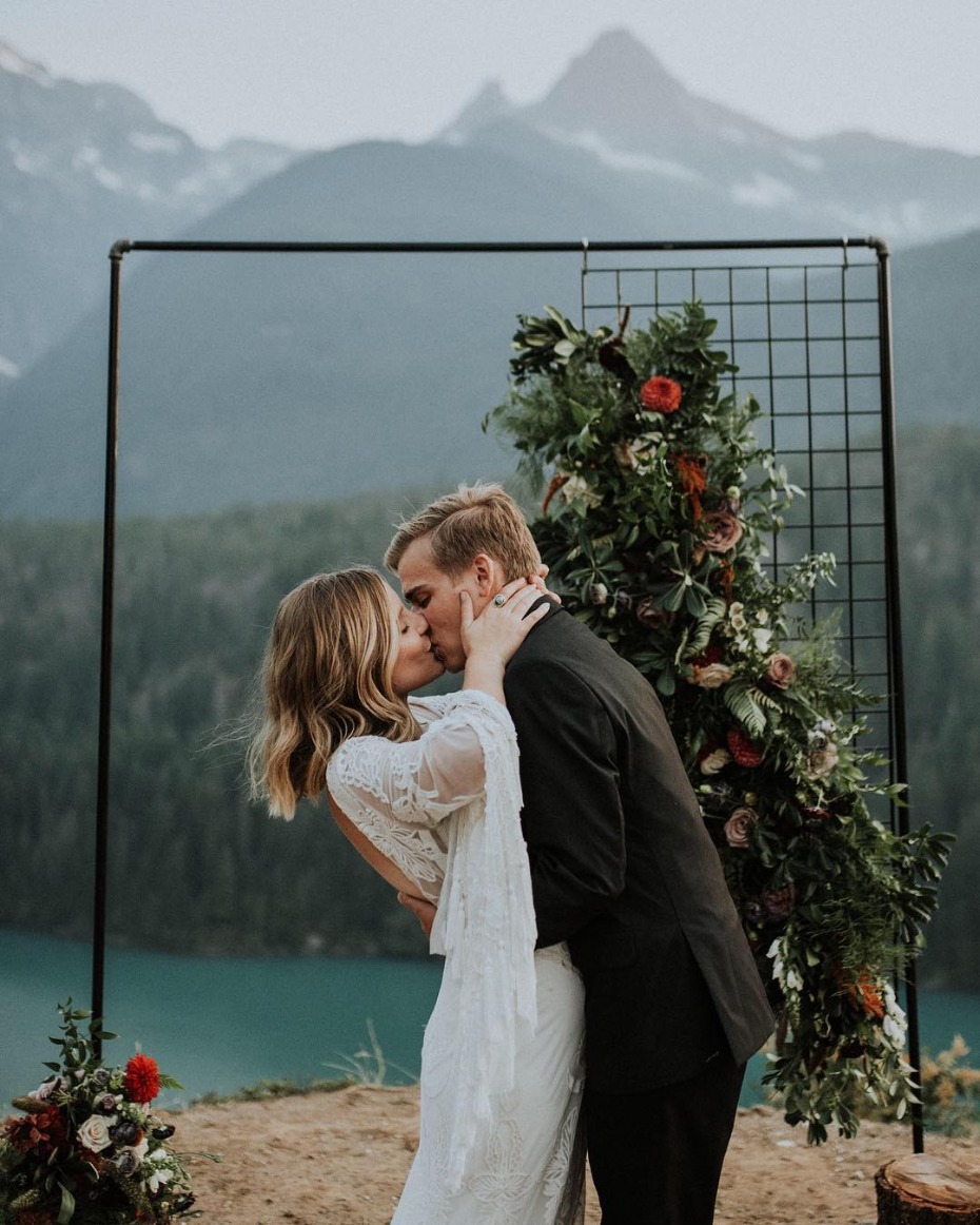 Ceremony Backdrop Inspiration from @emaitkenevents