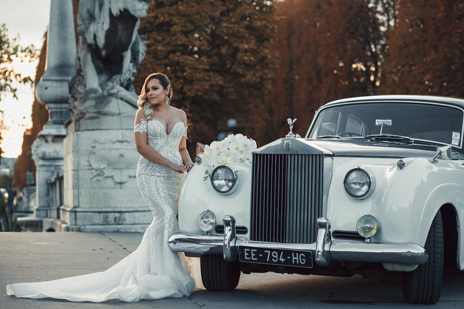 Elegant wedding dress in Paris
