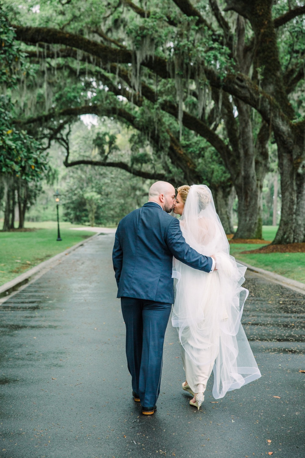 Winter wedding in the rain at Ford Plantation