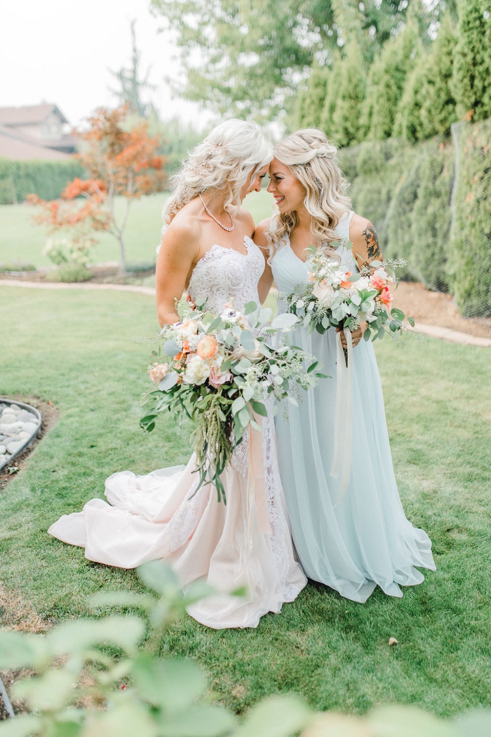 stylish garden wedding in shades of blue