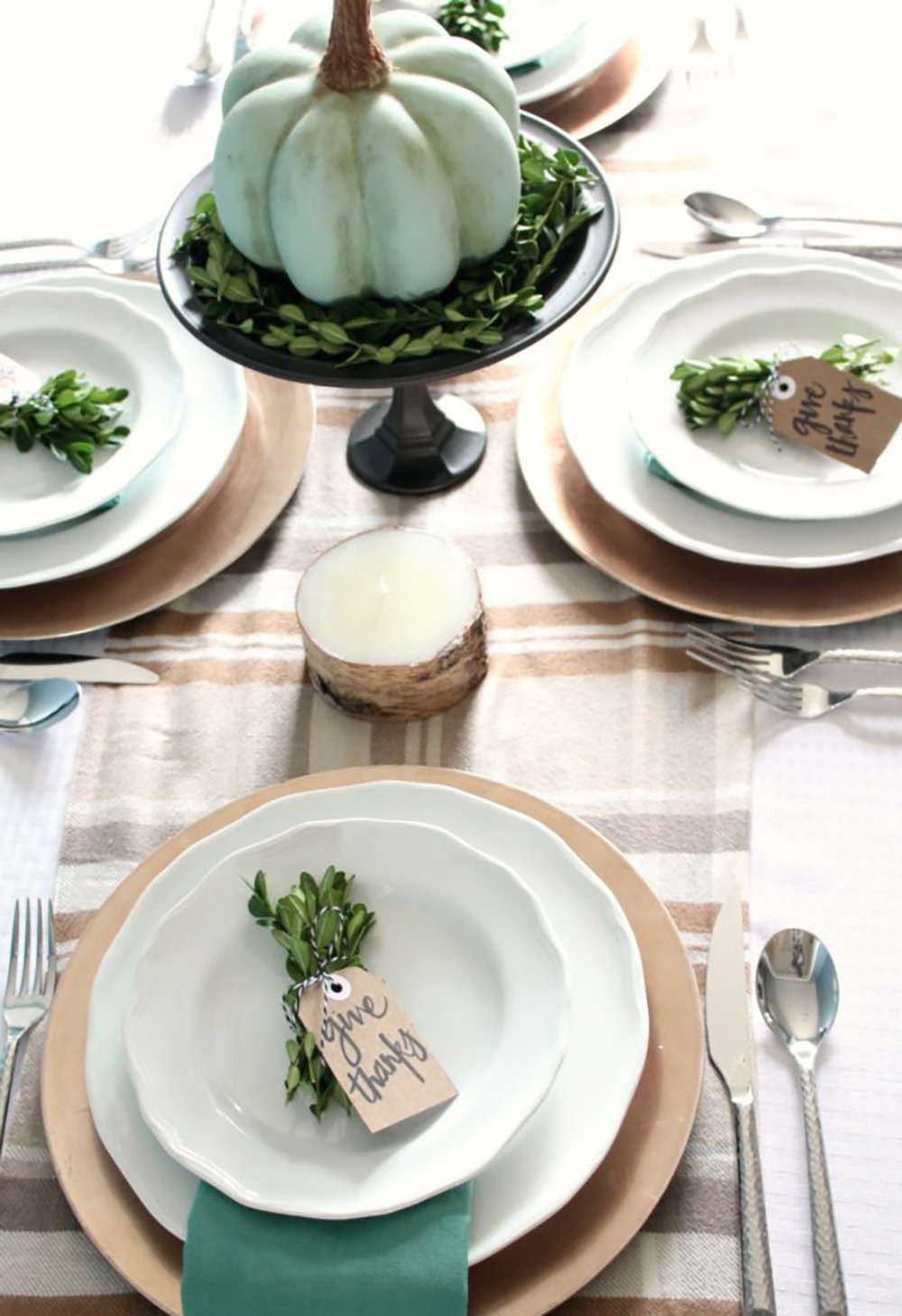 farmhouse-thanksgving-tablescape-1-673x1024