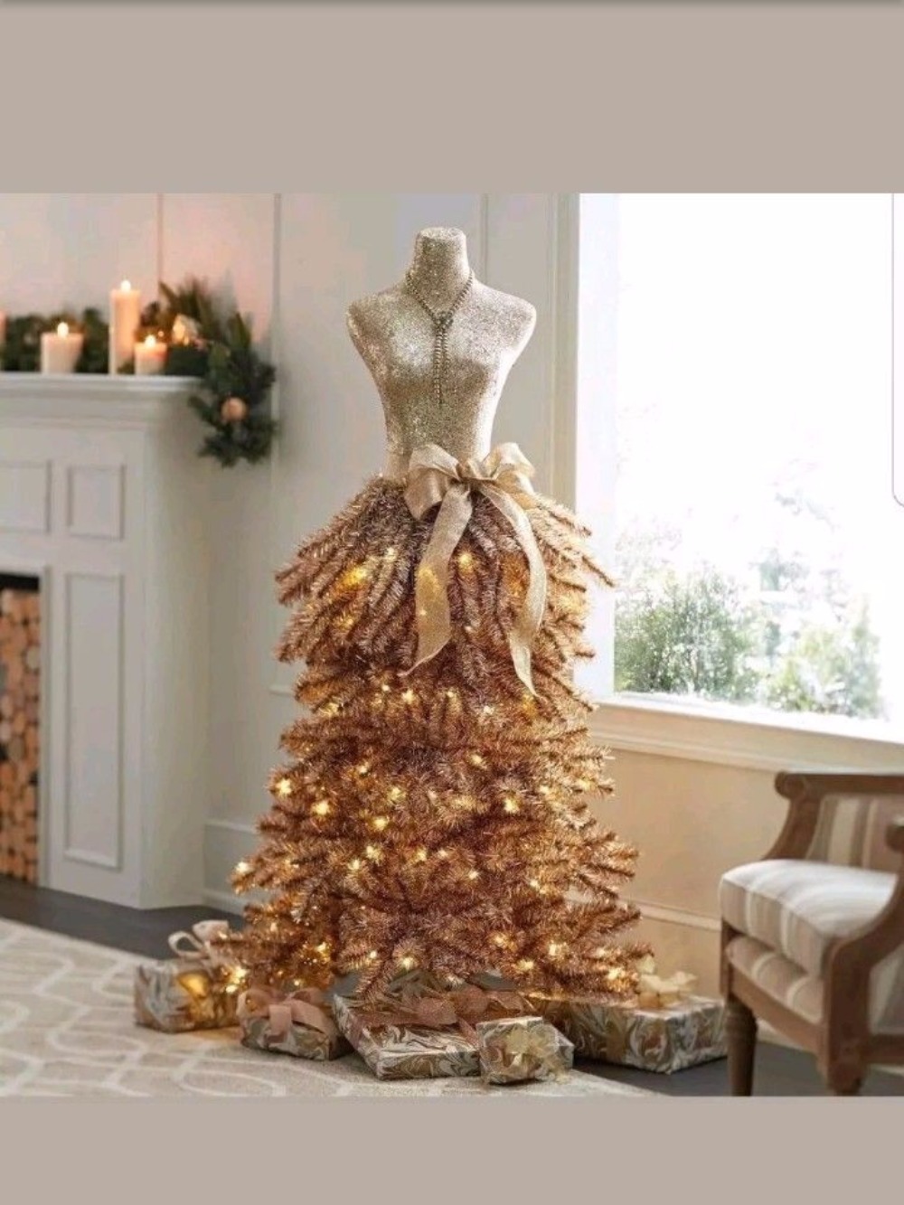 golddresschristmastree