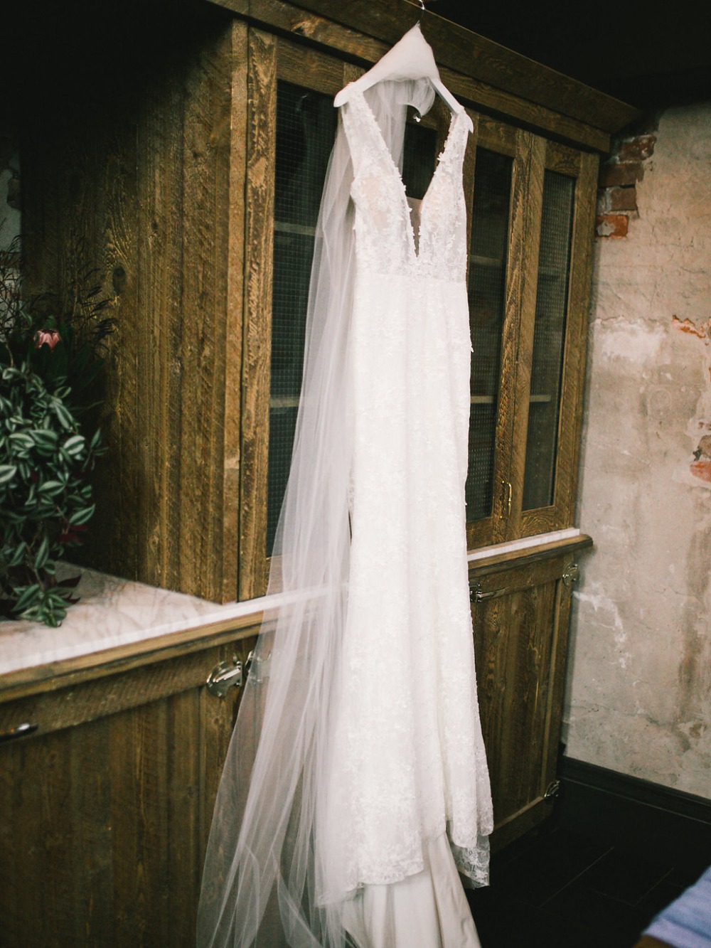 Tara Lauren wedding dress