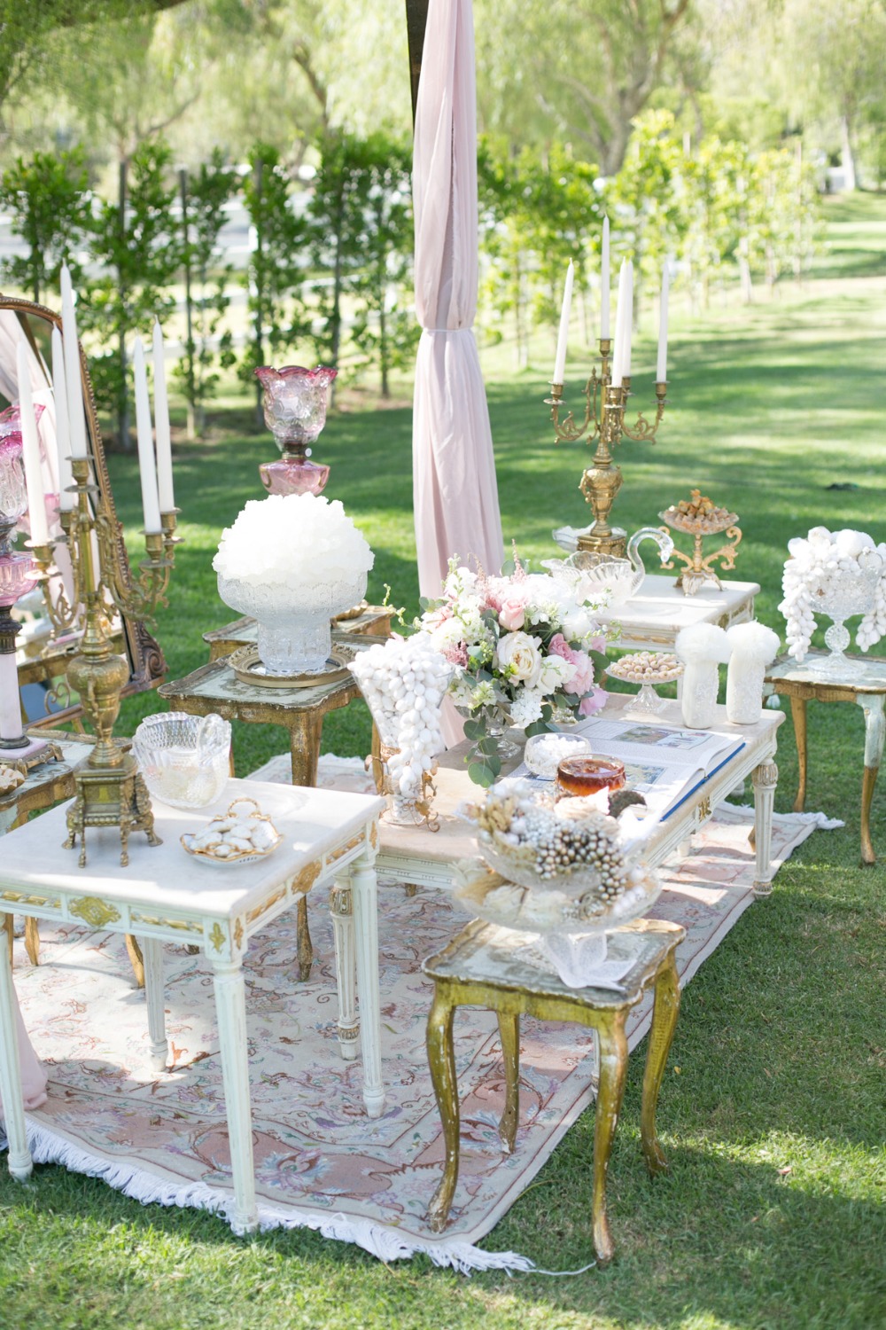 glamorous pink and white wedding sofreh