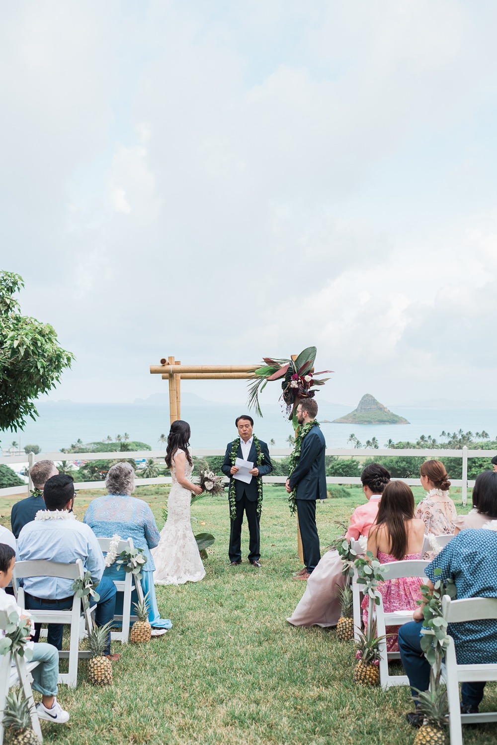 wedding couple getting married on Hawaii