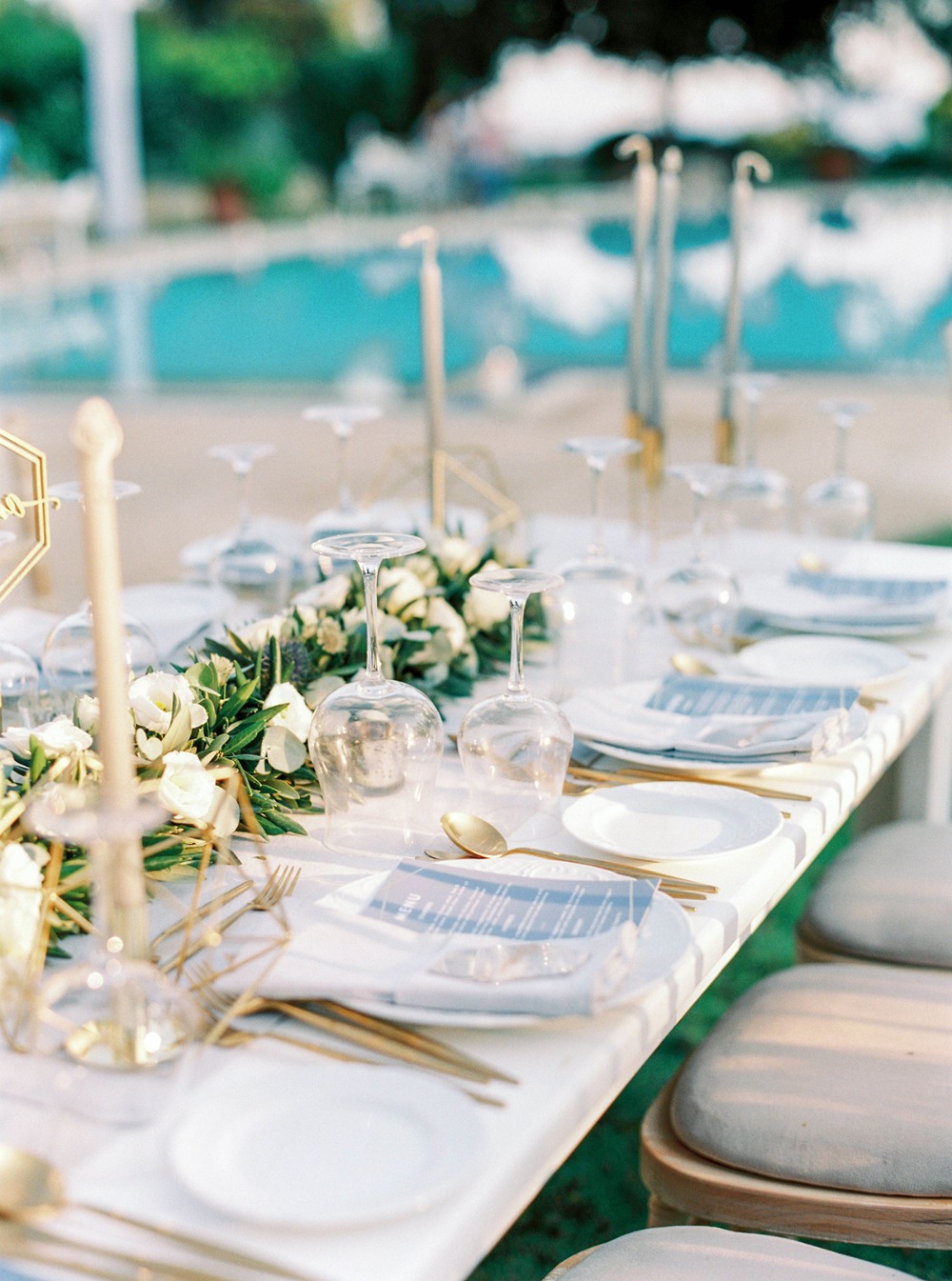 gold and white wedding table