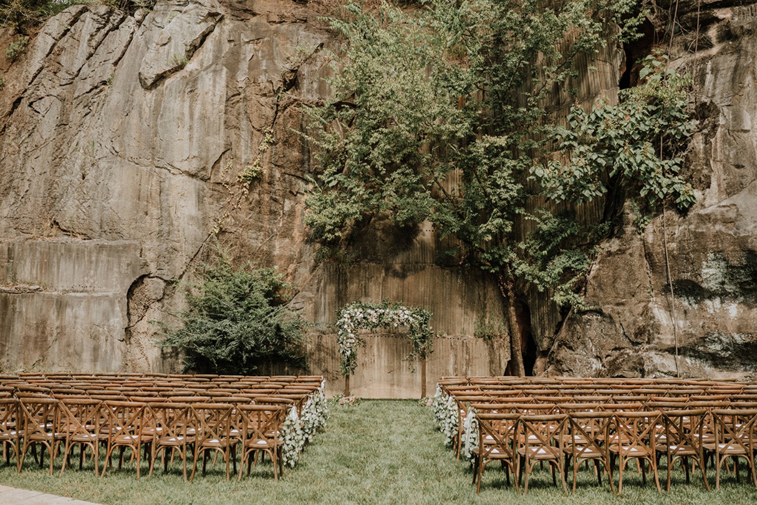 outdoor wedding ceremony at The Quarry