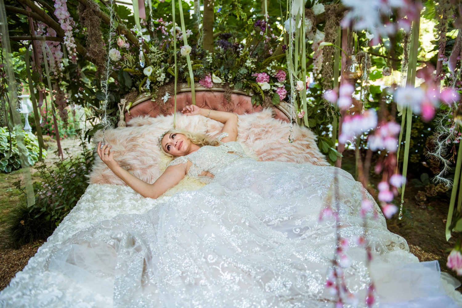 this-castle-wedding-is-mind-blowing