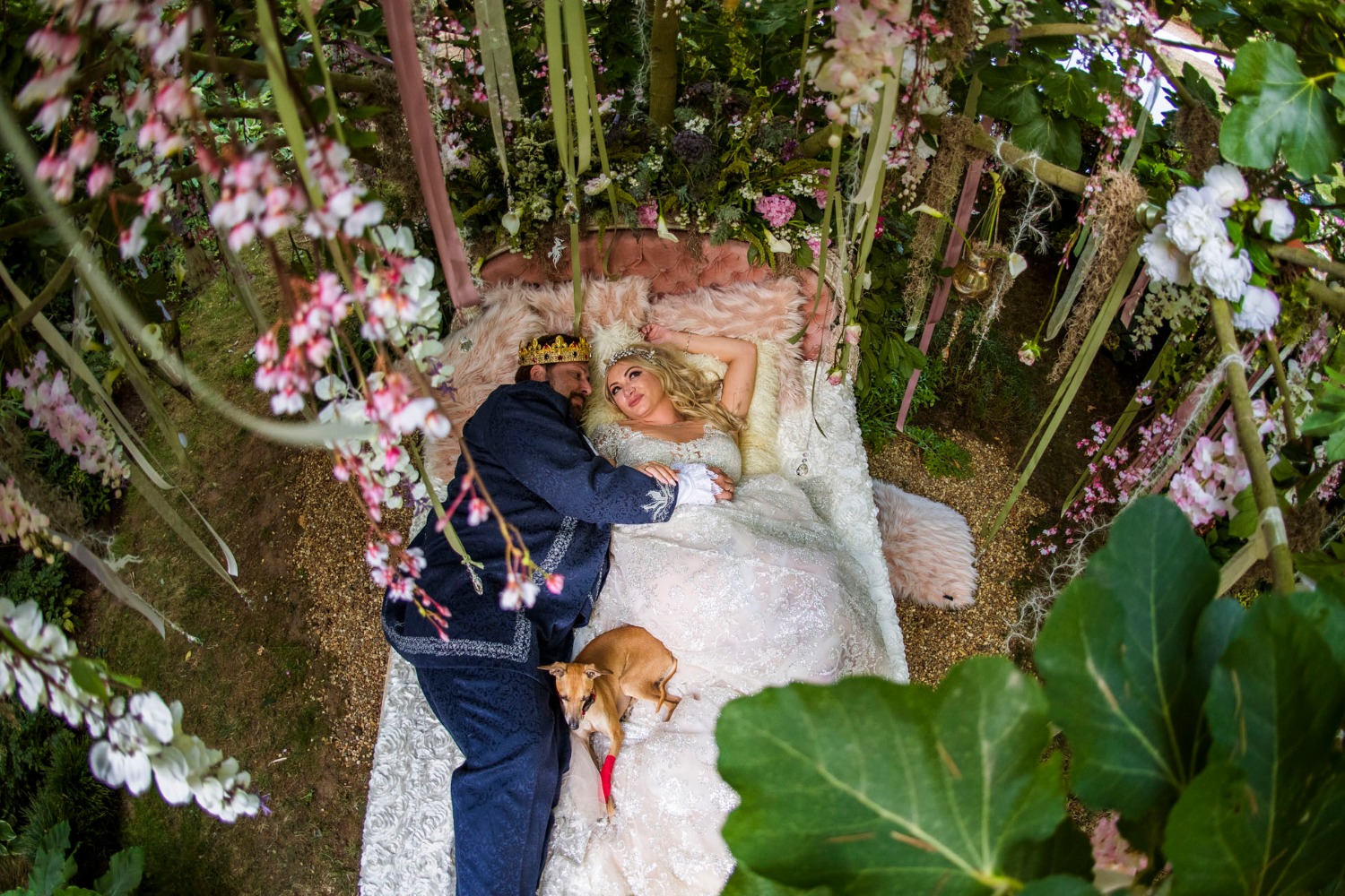 this-castle-wedding-is-mind-blowing