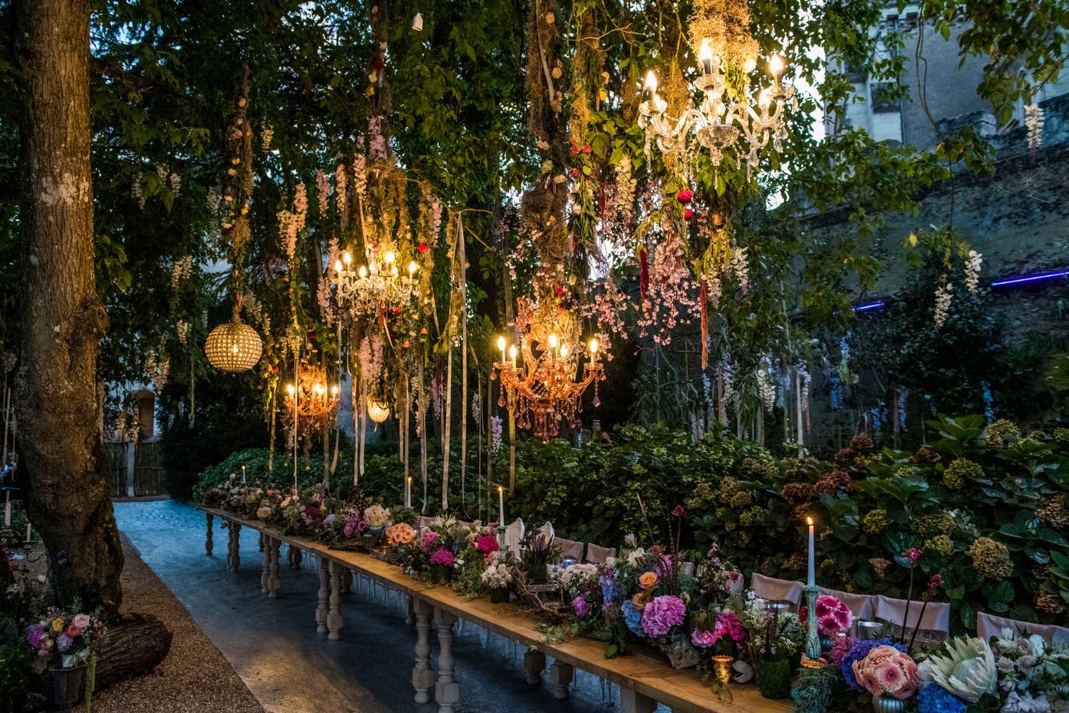 this-castle-wedding-is-mind-blowing