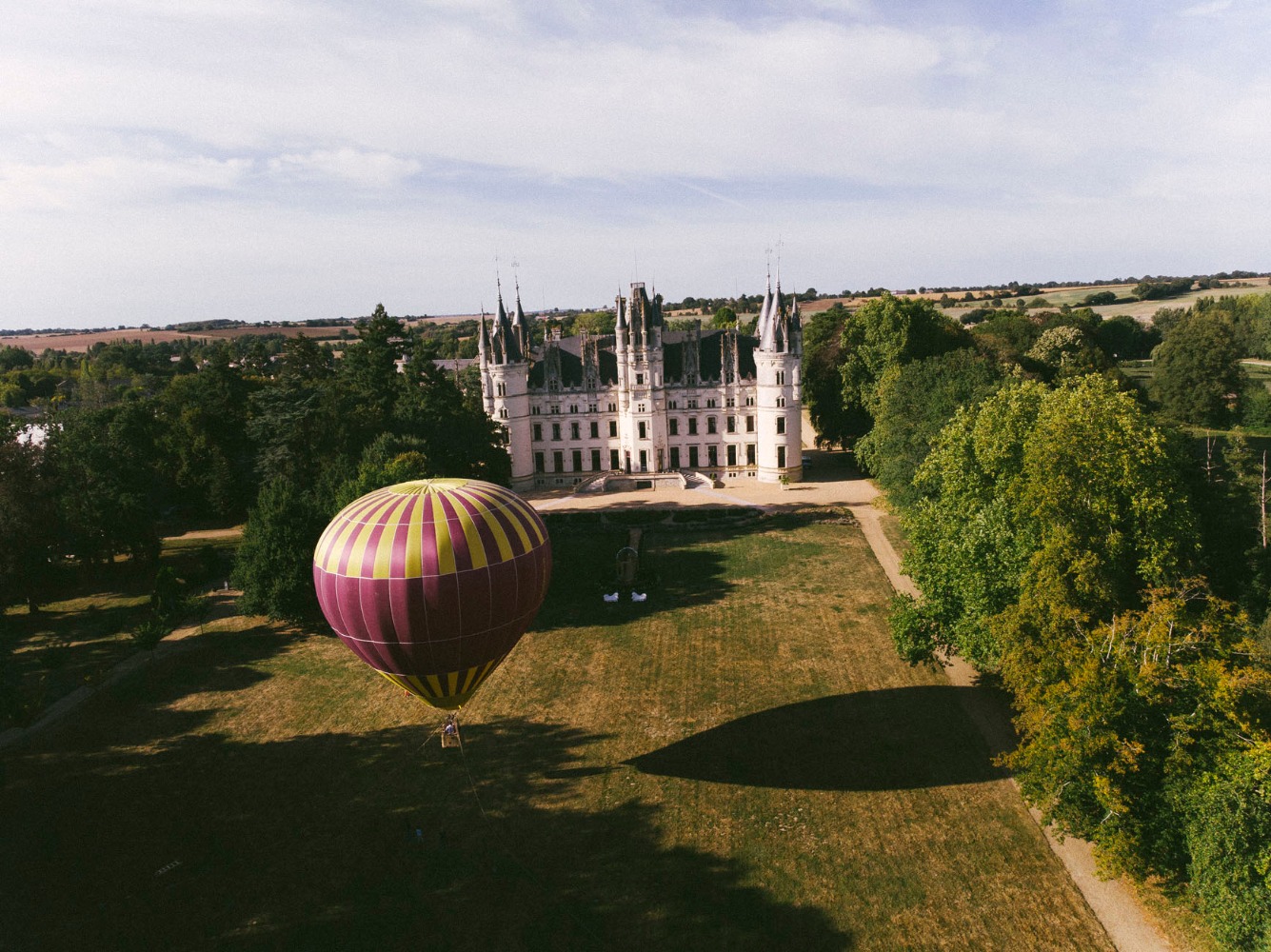 this-castle-wedding-is-mind-blowing