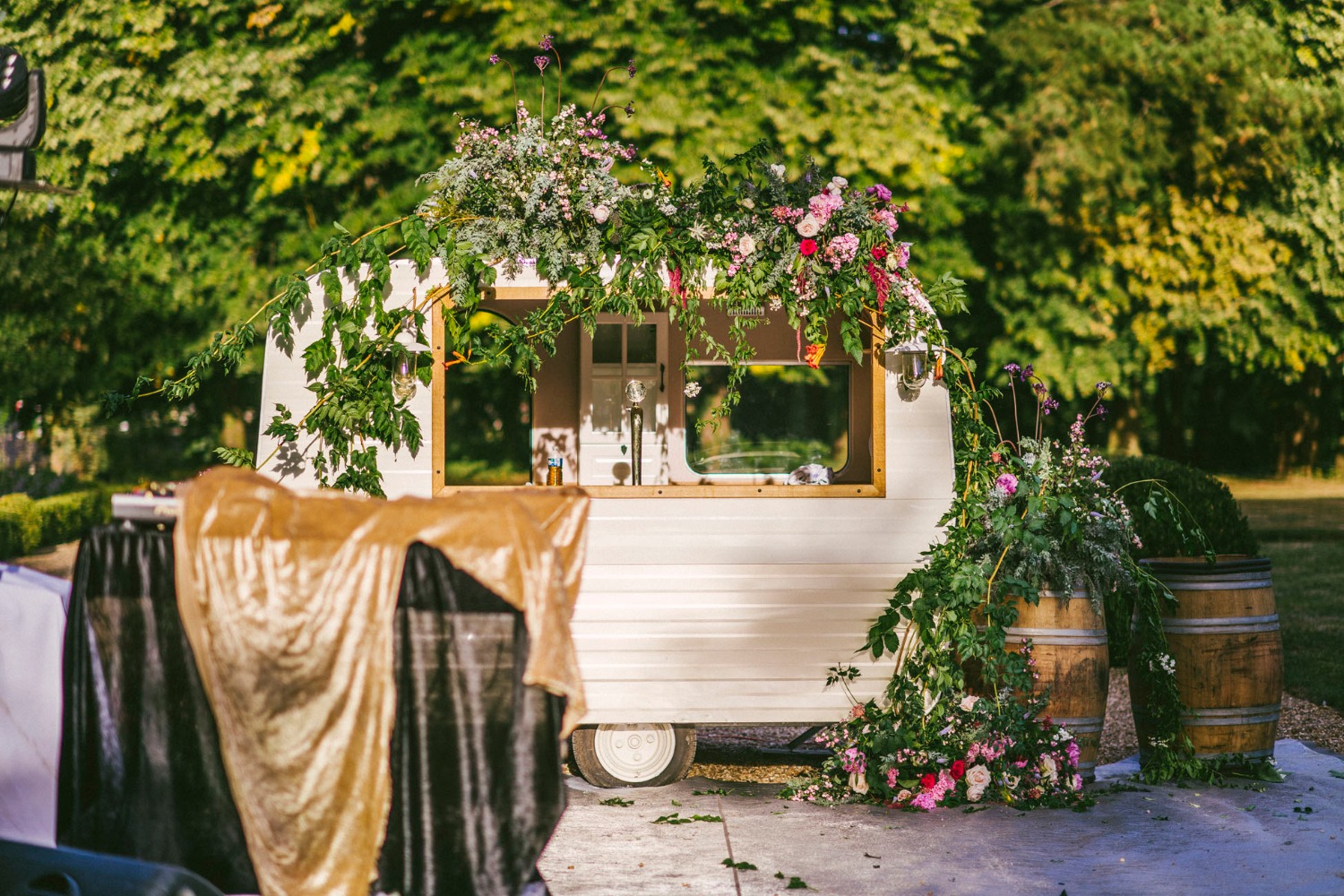 this-castle-wedding-is-mind-blowing