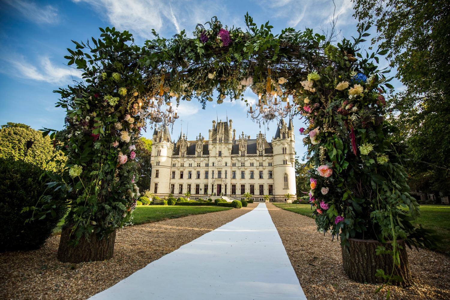 this-castle-wedding-is-mind-blowing