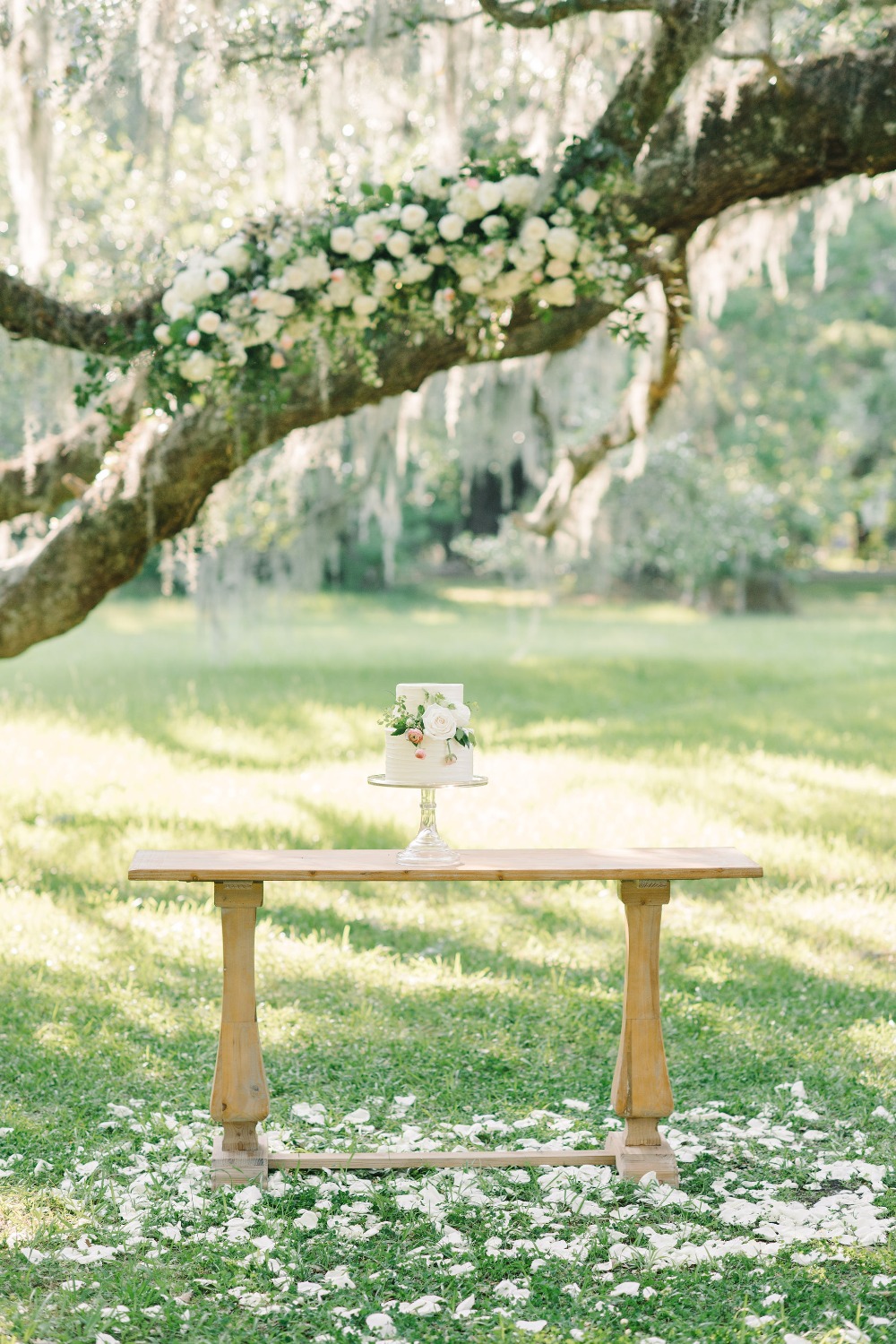 romantic wedding cake table