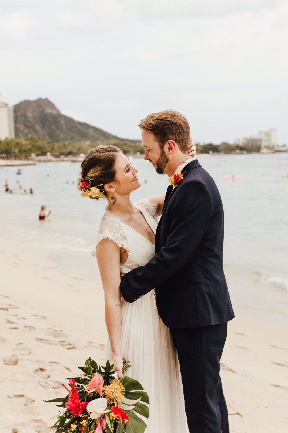Tropical wedding on Oahu