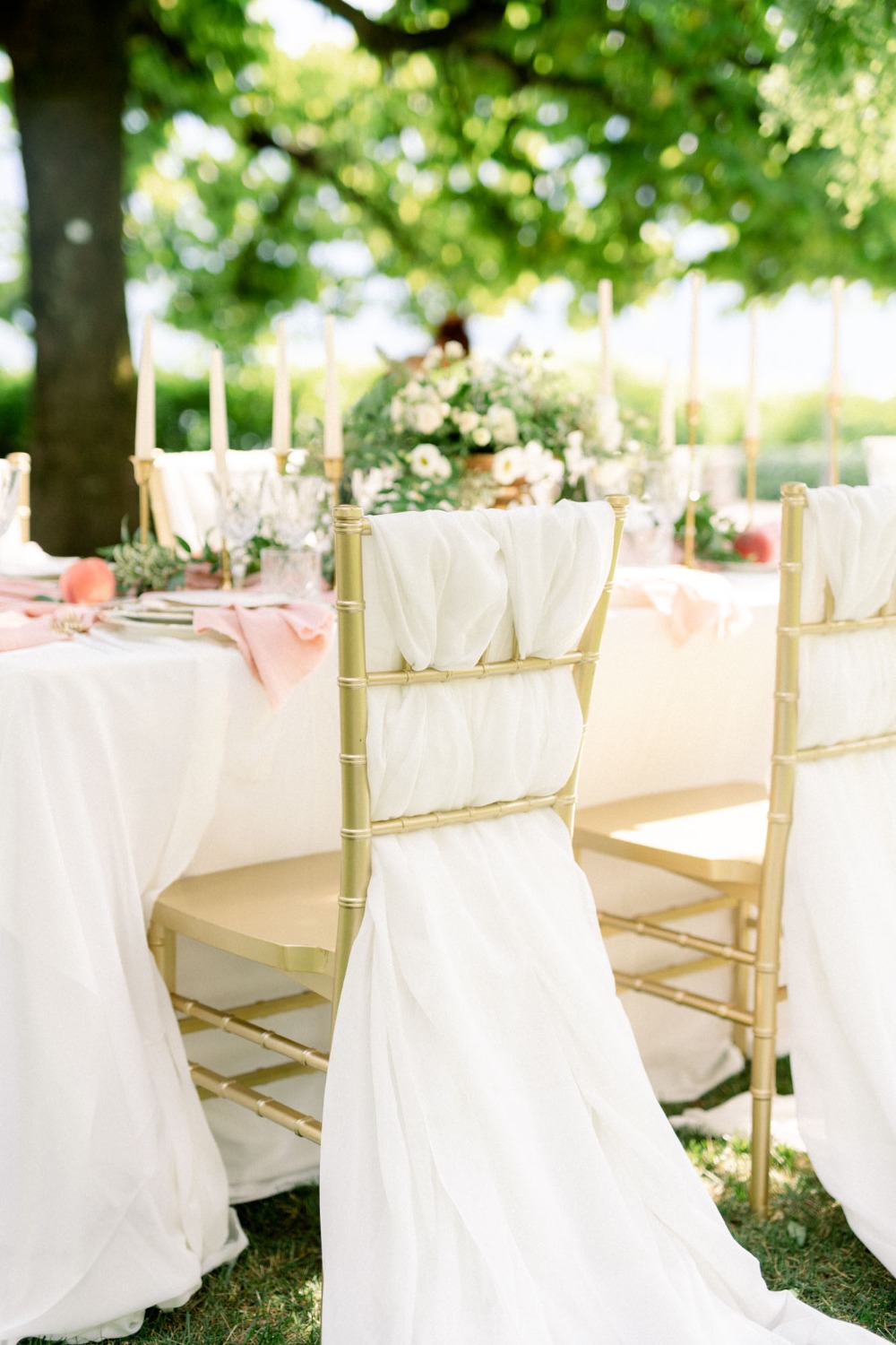 gold and white wedding seating