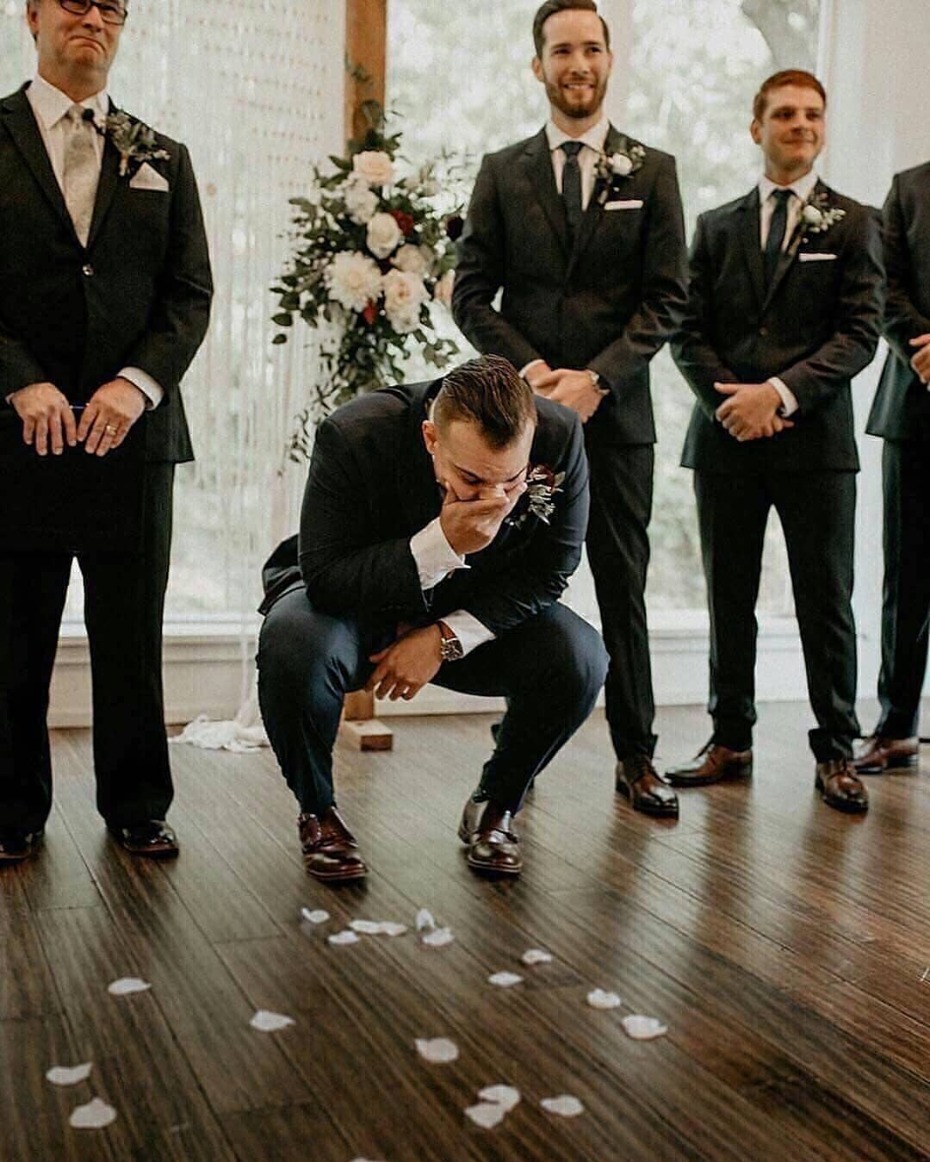 Groom so shocked to see his bride walk down the aisle