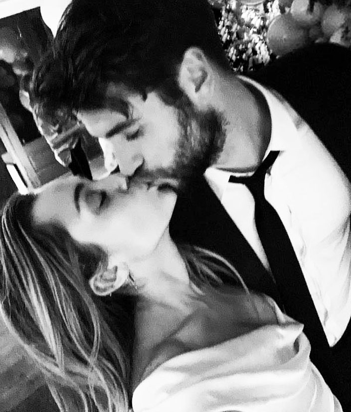 Miley Cyrus and Liam Hemsworth Wedding Kiss