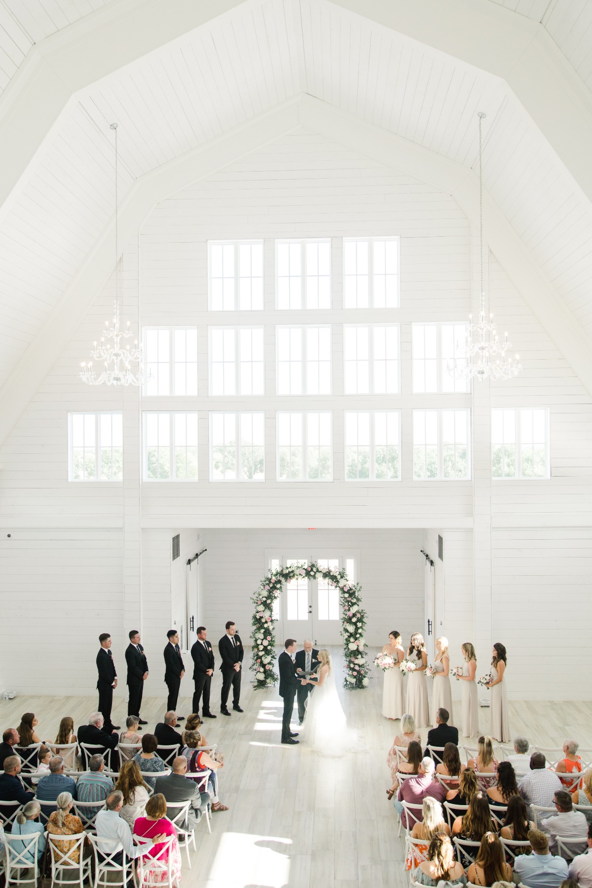 Airy white barn wedding in Texas