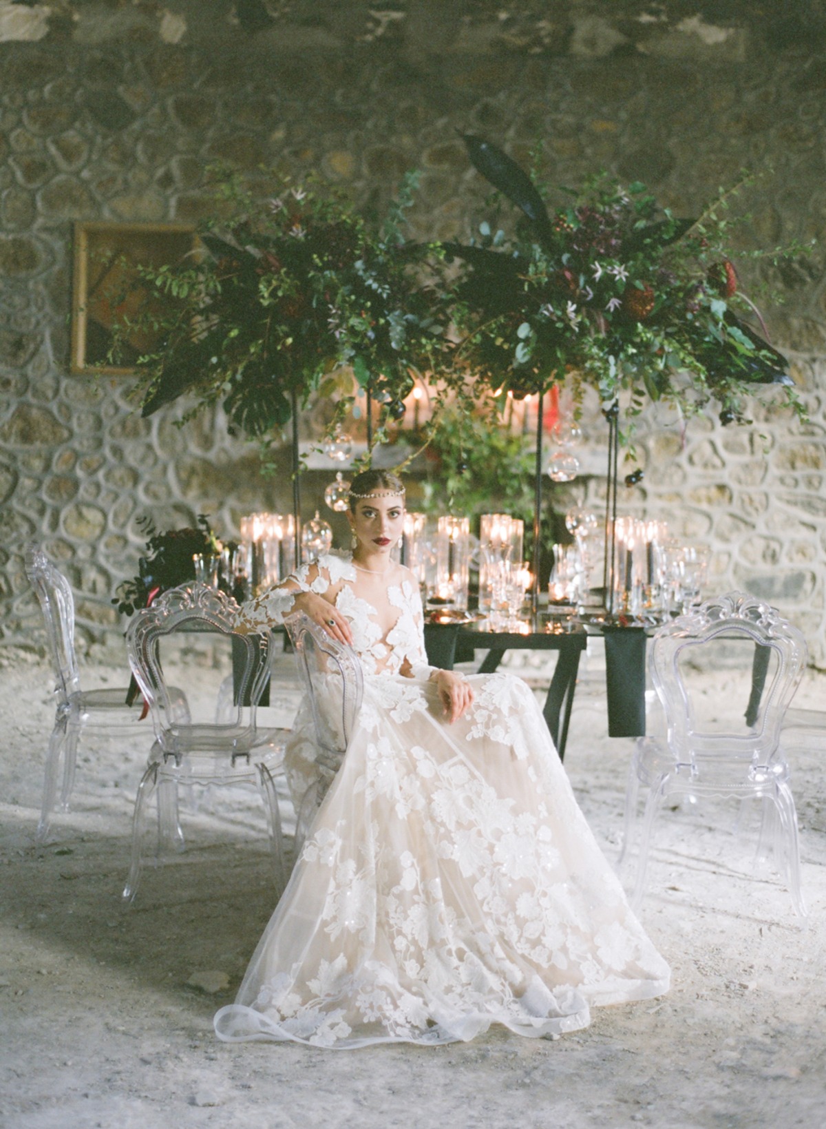 dramatic romantic wedding table for the winter
