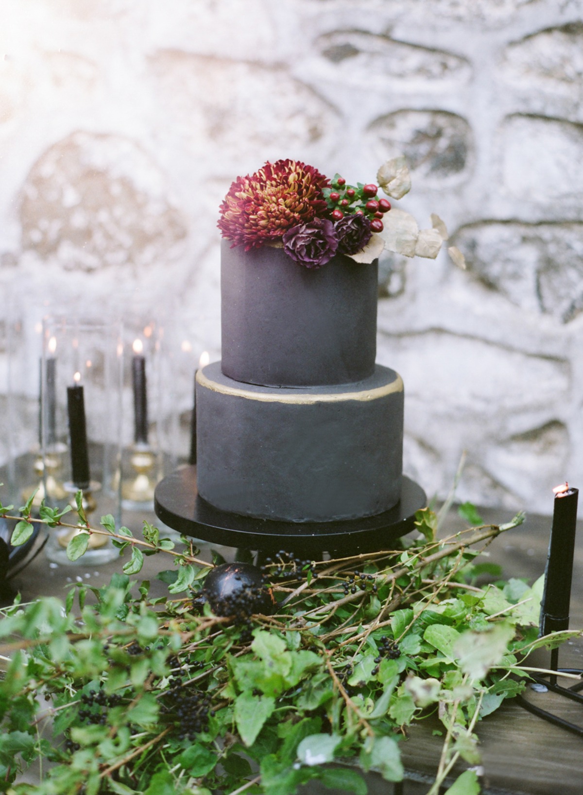 dark grey modern wedding cake