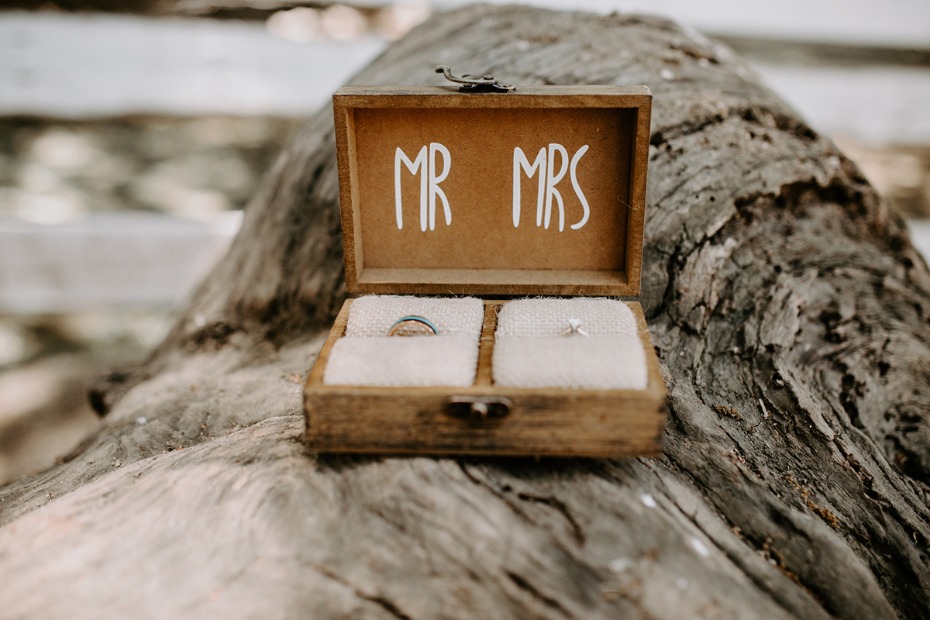 Wooden ring box with Mr & Mrs inscription, holding wedding bands