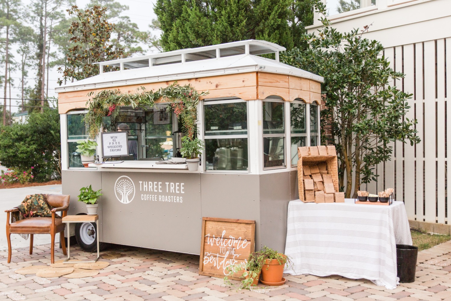 big-fake-wedding-savannah