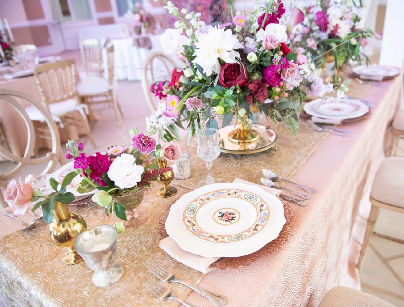 romantic pink and gold wedding table