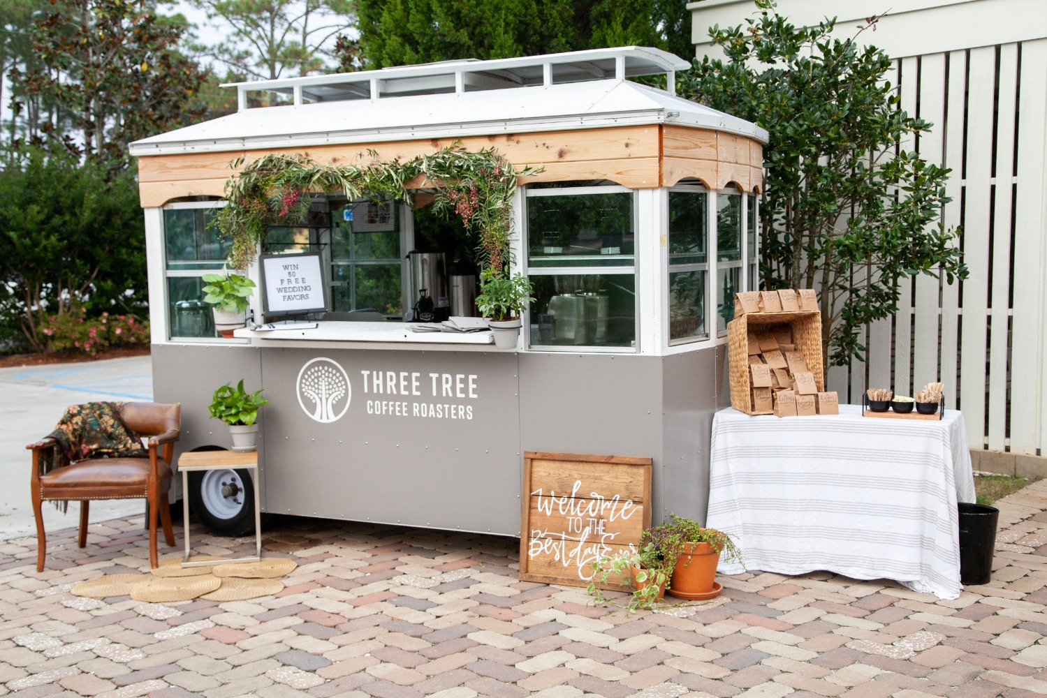 big-fake-wedding-savannah