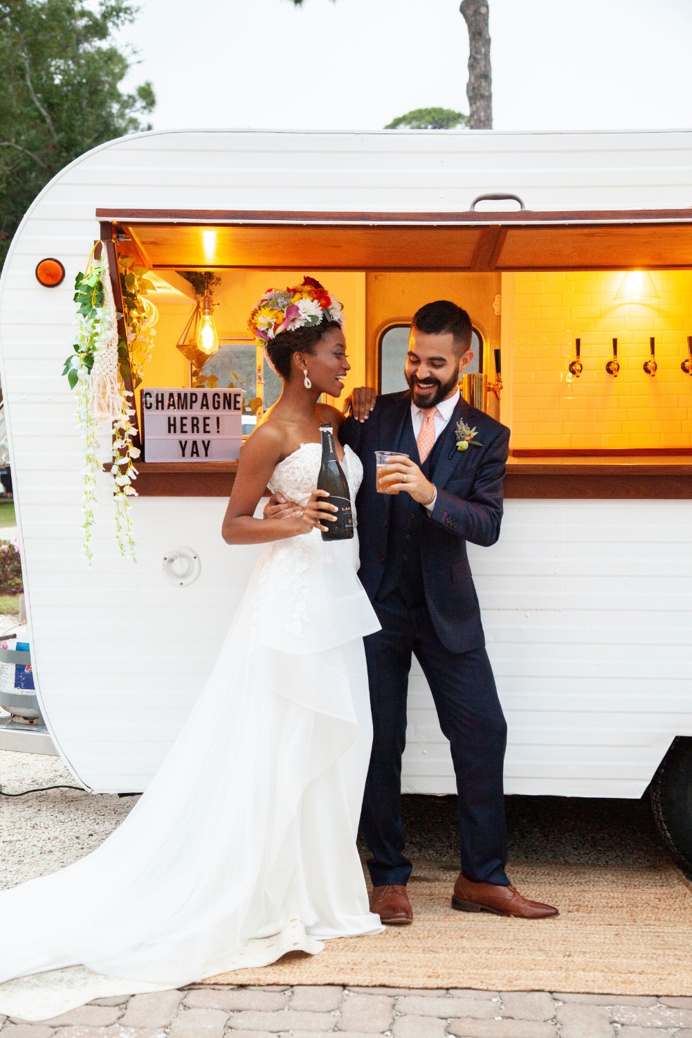 big-fake-wedding-savannah