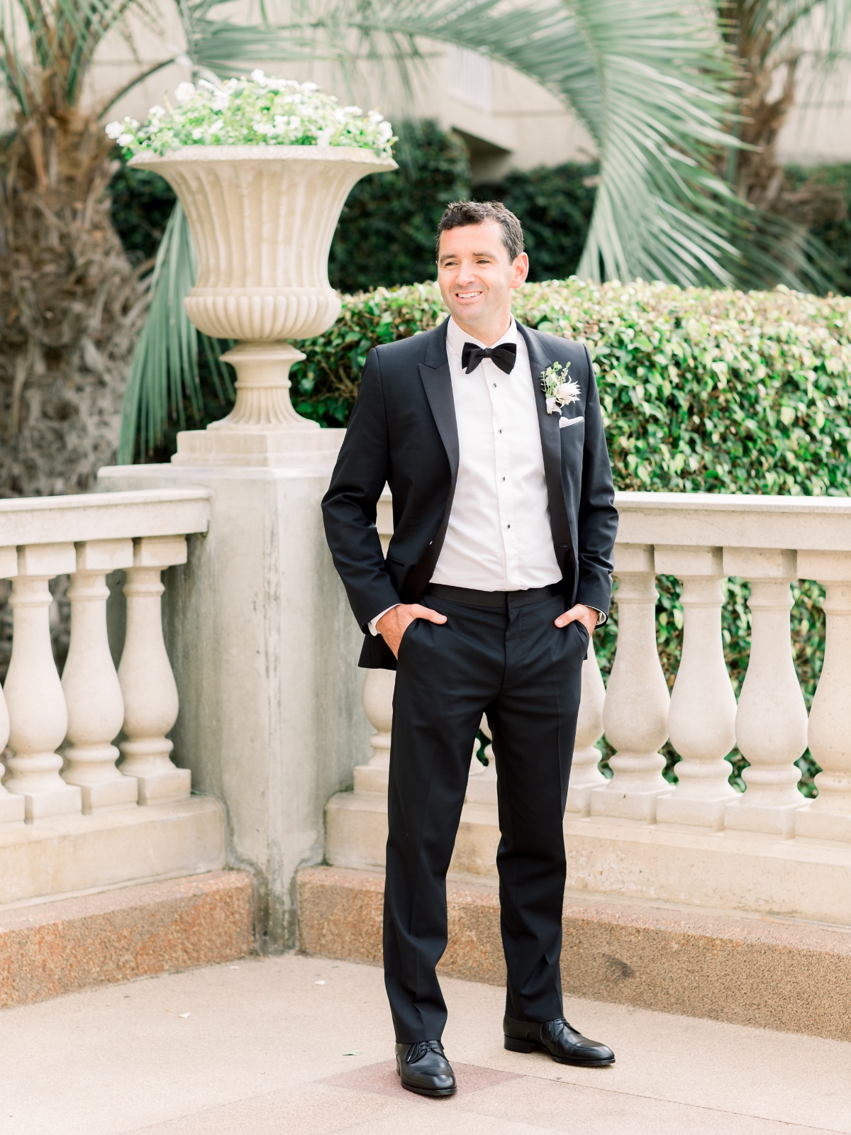 hilton-la-jolla-torrey-pines-wedding-man